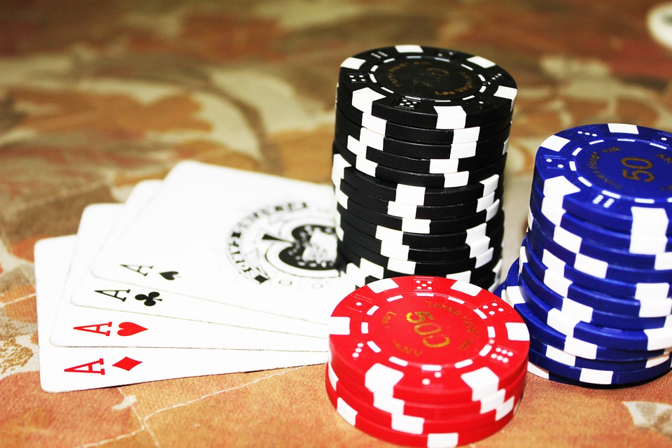 There are signs you can spot at a bad poker players